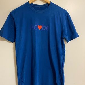 Small
Skinny tall
Blue adobe t shirt
Short sleeve
100 cotton